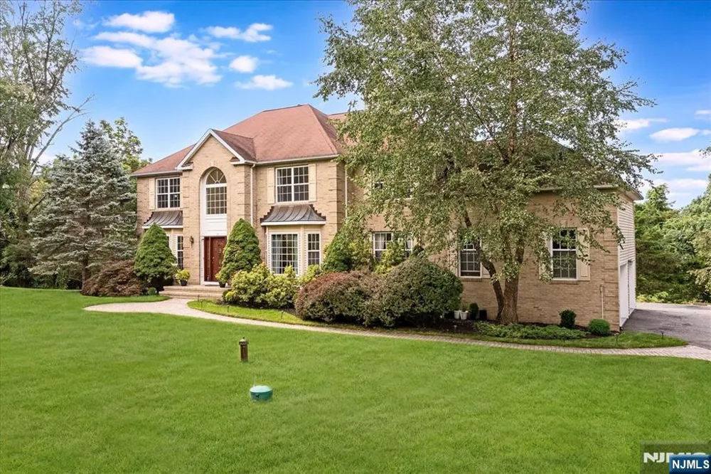 15 Dana Drive Lafayette, NJ 07848