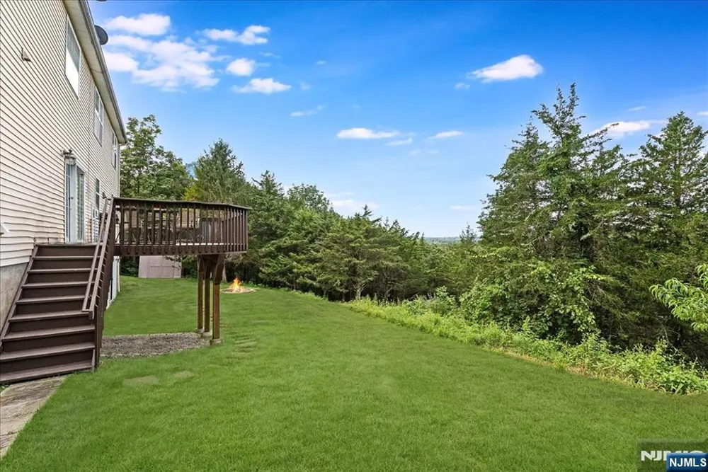 15 Dana Drive Lafayette, NJ 07848