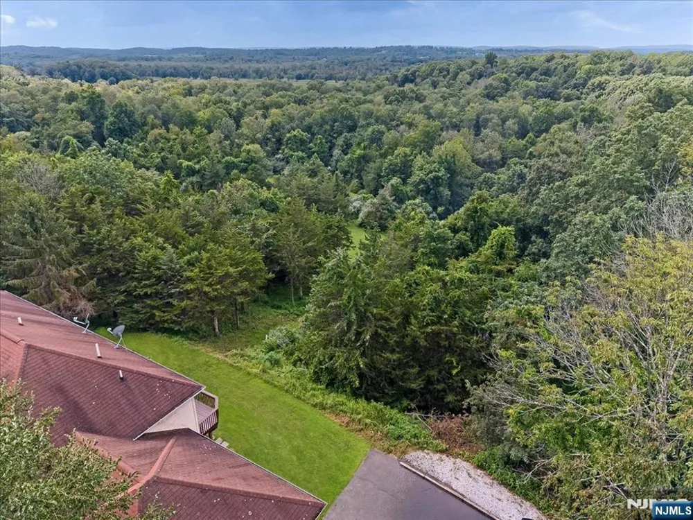 15 Dana Drive Lafayette, NJ 07848
