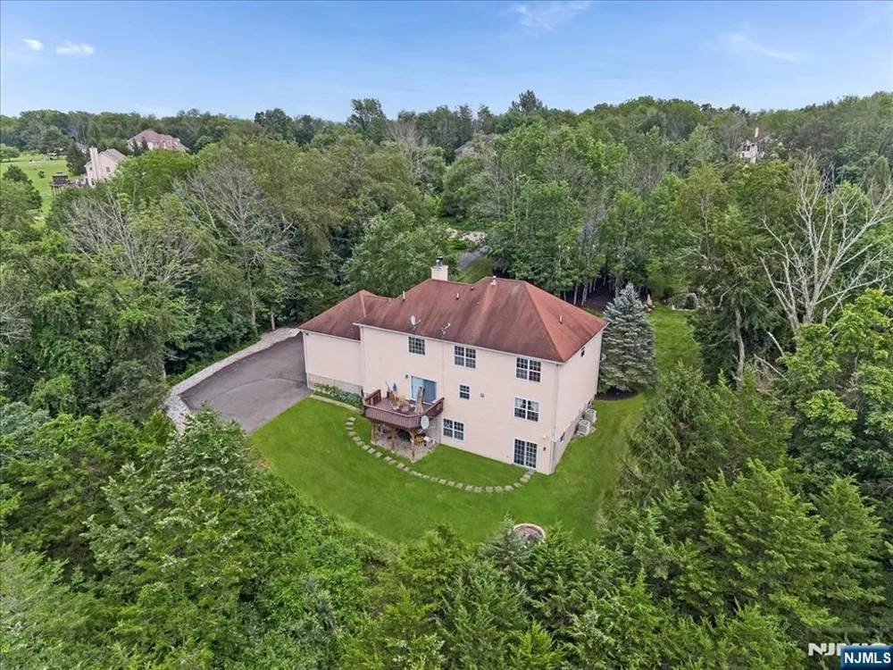 15 Dana Drive Lafayette, NJ 07848