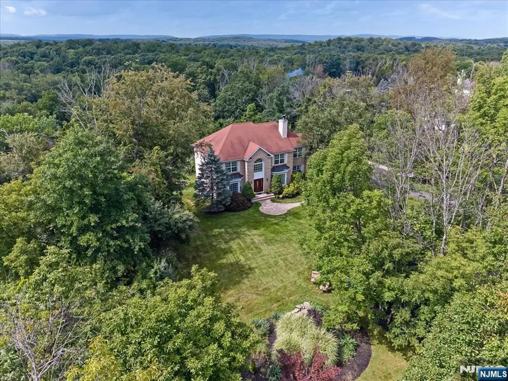 15 Dana Drive Lafayette, NJ 07848