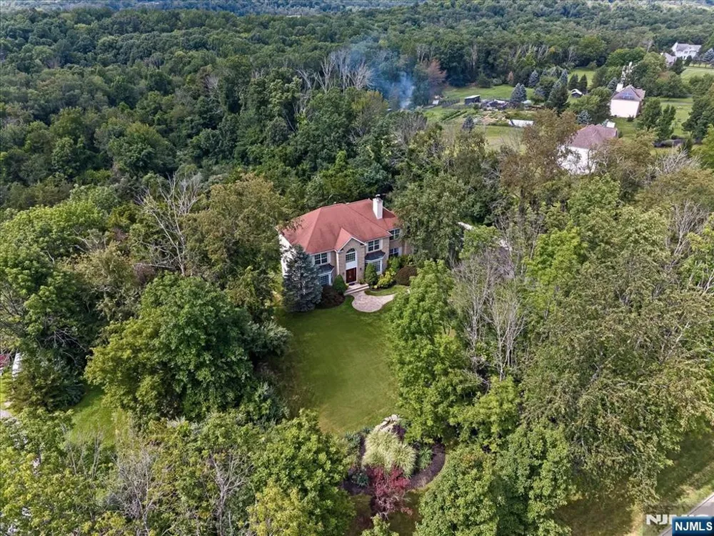 15 Dana Drive Lafayette, NJ 07848
