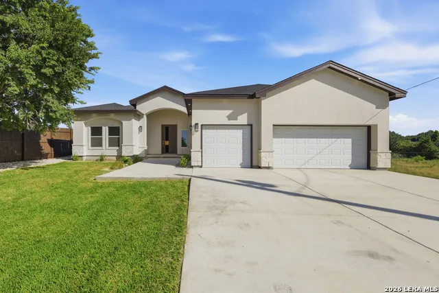 7801 Yellow Bark Selma, TX 78154