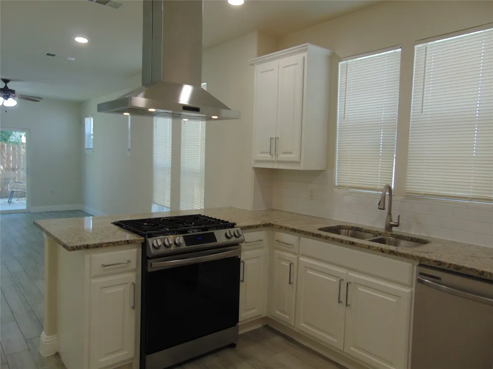 2239 Anderson Street Dallas, TX 75215