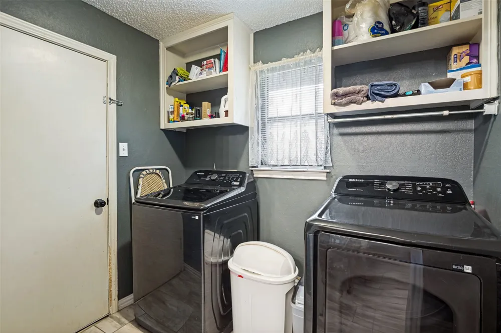 1006 Ridgeview Carrollton, TX 75007