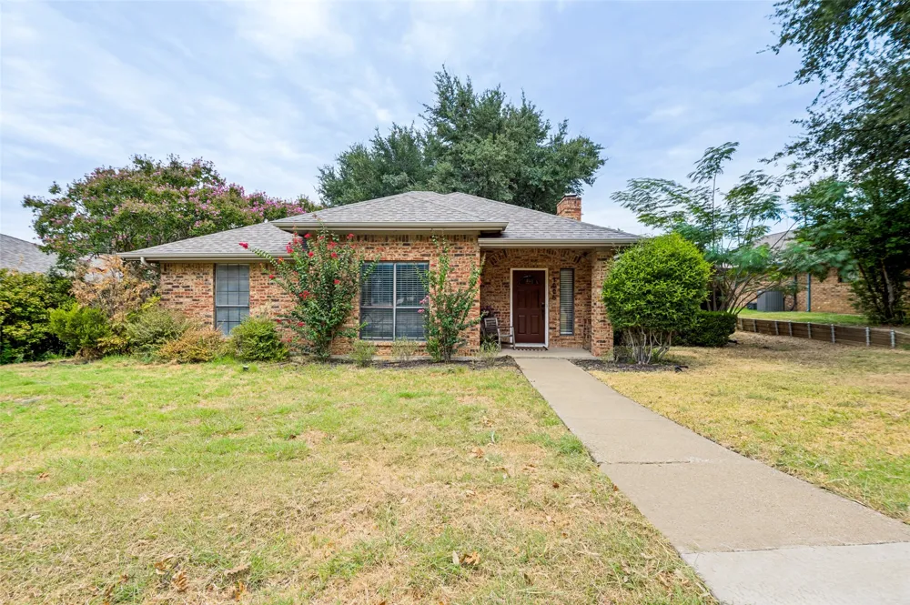 1006 Ridgeview Carrollton, TX 75007