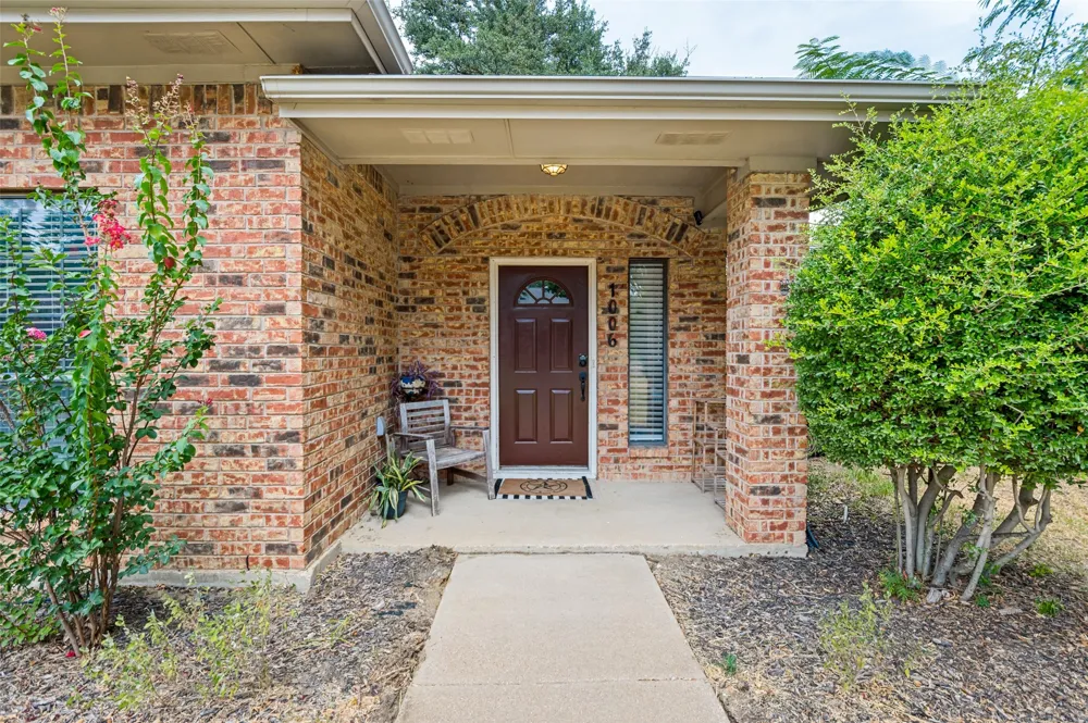 1006 Ridgeview Carrollton, TX 75007