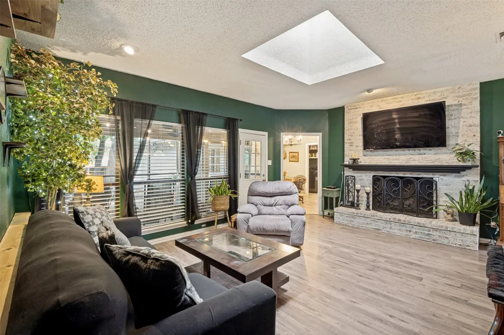 1006 Ridgeview Carrollton, TX 75007
