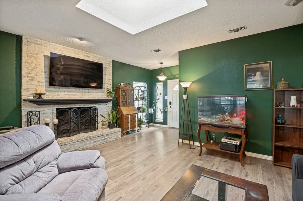 1006 Ridgeview Carrollton, TX 75007