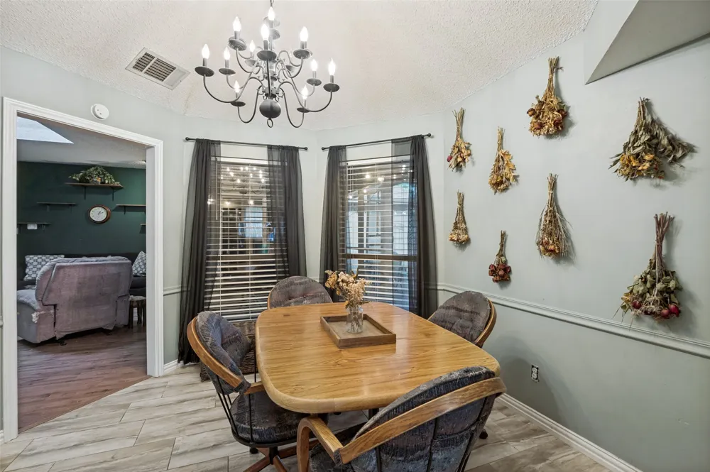 1006 Ridgeview Carrollton, TX 75007