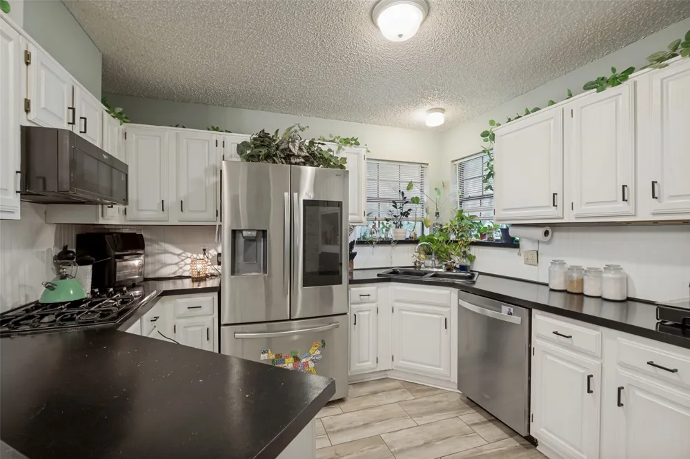 1006 Ridgeview Carrollton, TX 75007