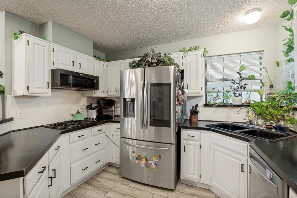 1006 Ridgeview Carrollton, TX 75007