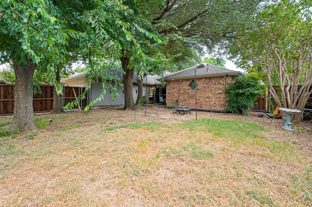 1006 Ridgeview Carrollton, TX 75007