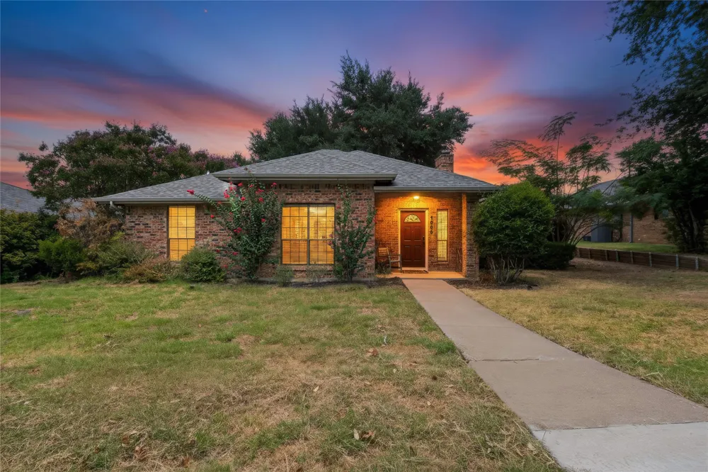 1006 Ridgeview Carrollton, TX 75007