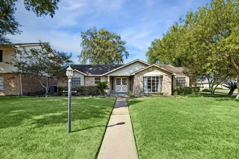 11302 Brighton Lane