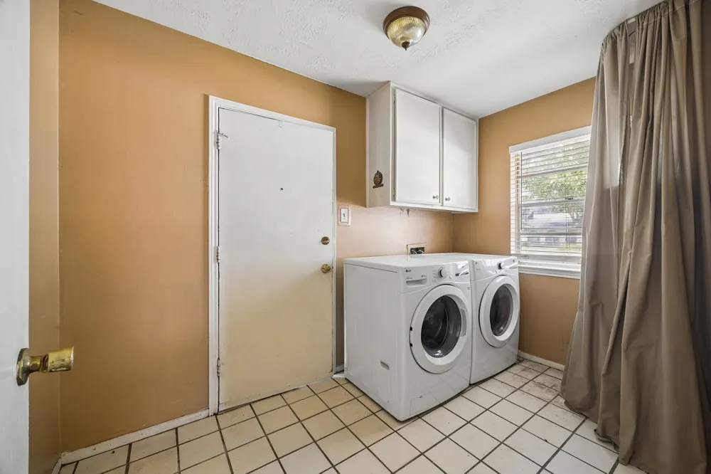11302 Brighton Lane Meadows Place, TX 77477
