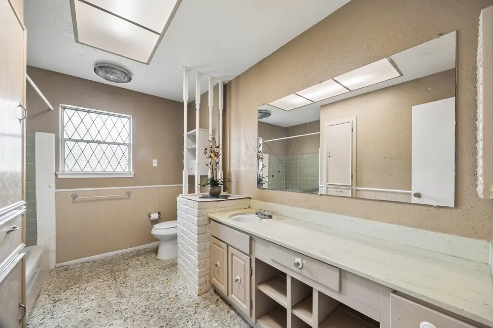 11302 Brighton Lane Meadows Place, TX 77477