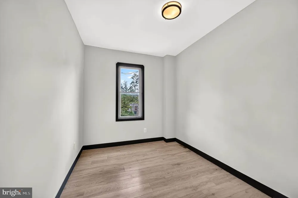 4960 EDGEMERE AVENUE Baltimore, MD 21215