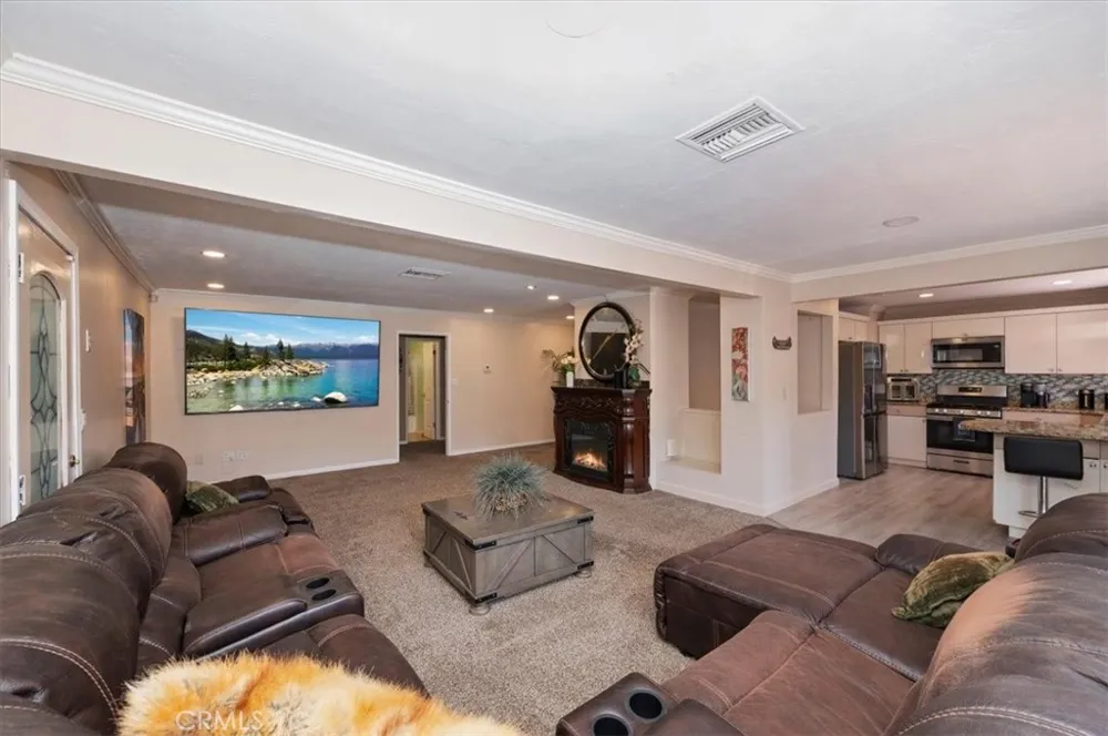 24288 Zurich Drive Crestline, CA 92325