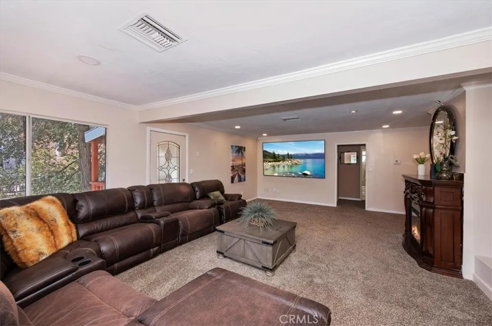 24288 Zurich Drive Crestline, CA 92325