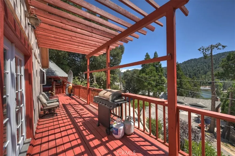 24288 Zurich Drive Crestline, CA 92325