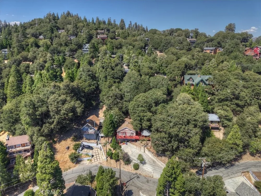 24288 Zurich Drive Crestline, CA 92325