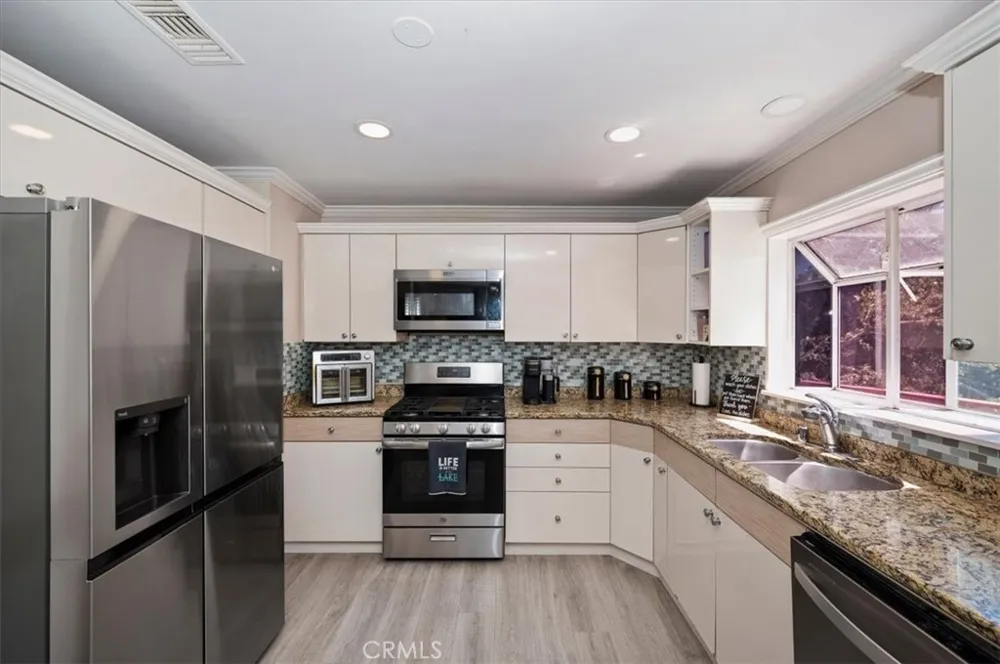 24288 Zurich Drive Crestline, CA 92325