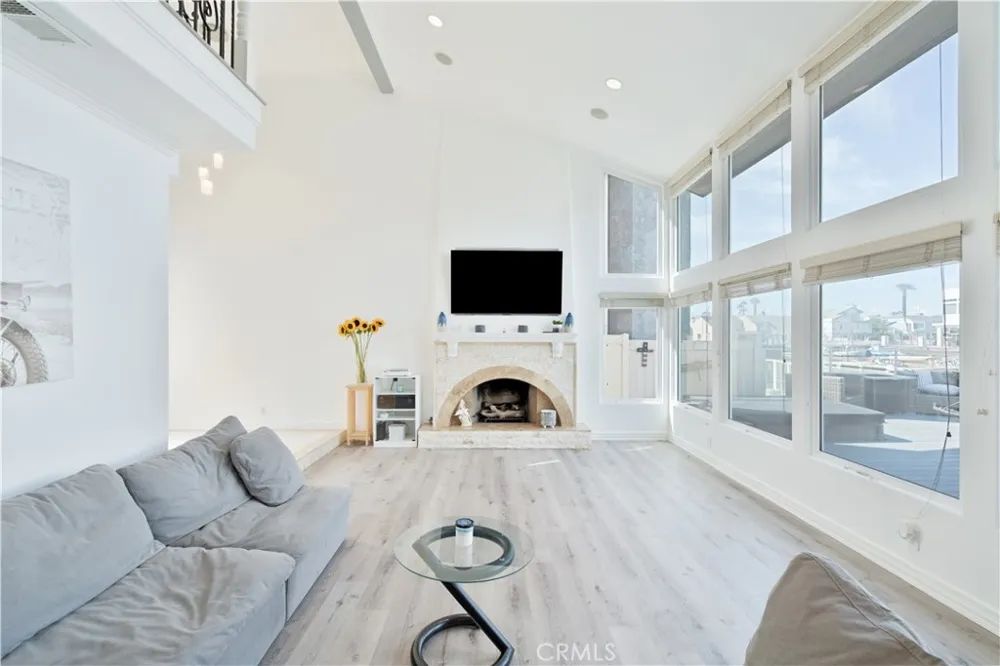 2355 Peninsula Oxnard, CA 93035