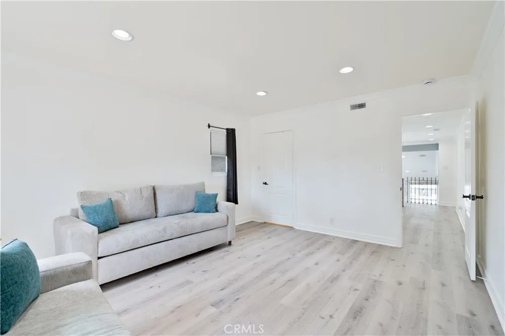 2355 Peninsula Oxnard, CA 93035