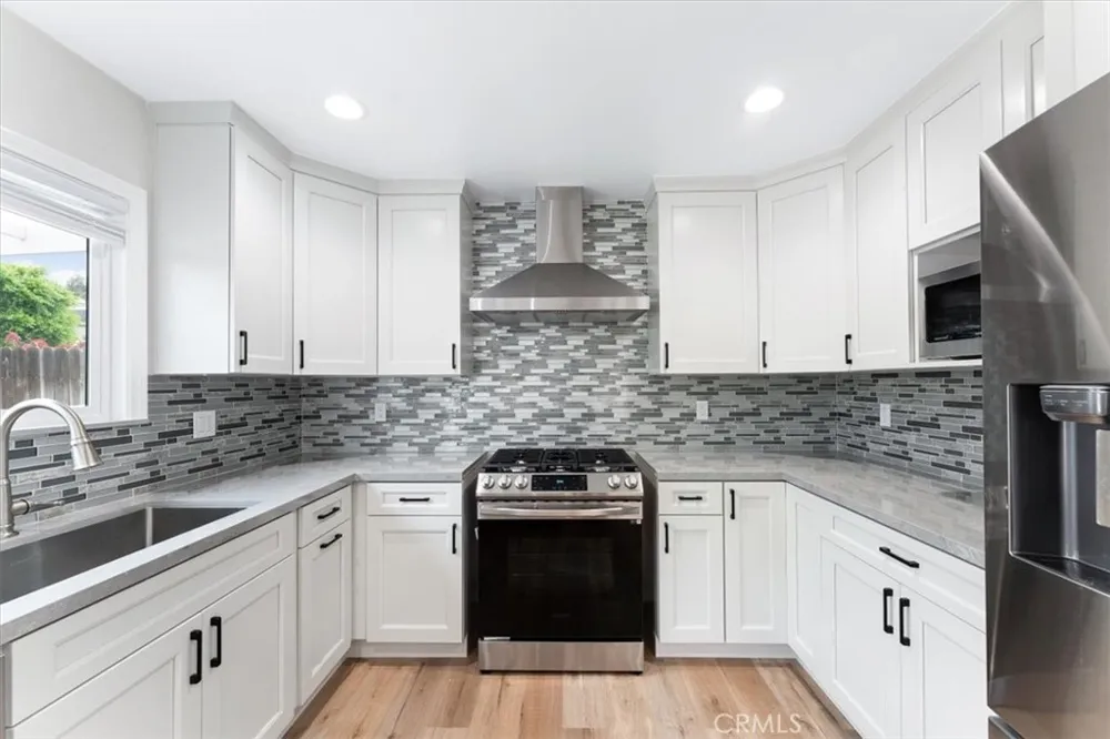 16121 Fantasia Huntington Beach, CA 92649
