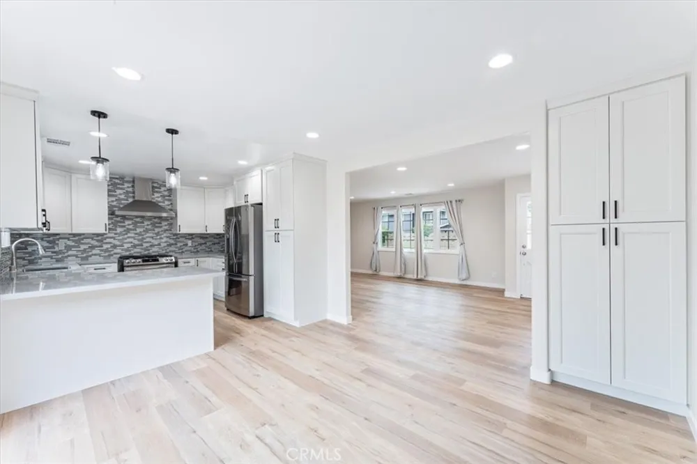 16121 Fantasia Huntington Beach, CA 92649