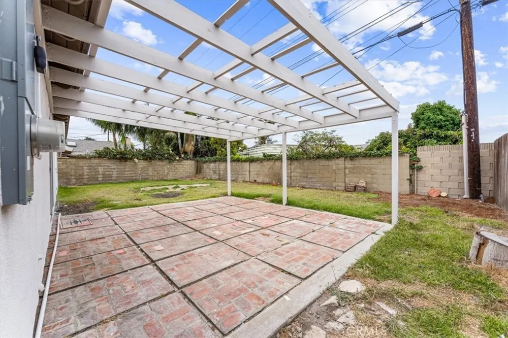 16121 Fantasia Huntington Beach, CA 92649