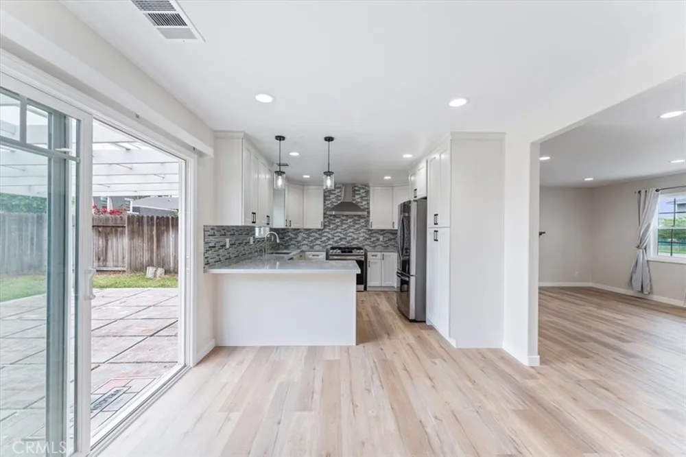 16121 Fantasia Huntington Beach, CA 92649