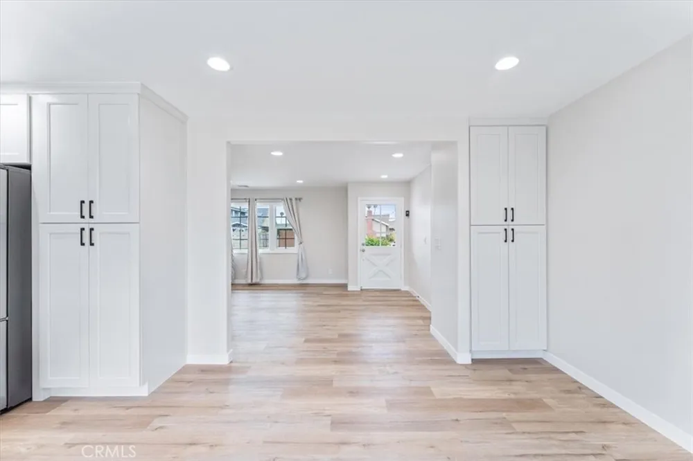 16121 Fantasia Huntington Beach, CA 92649