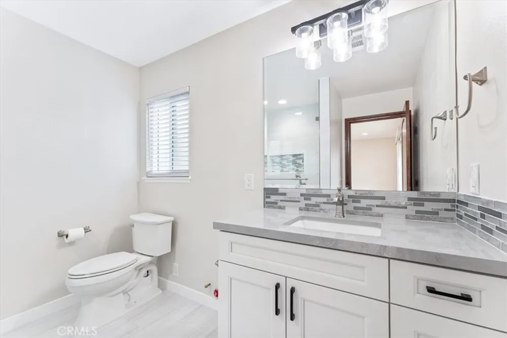 16121 Fantasia Huntington Beach, CA 92649