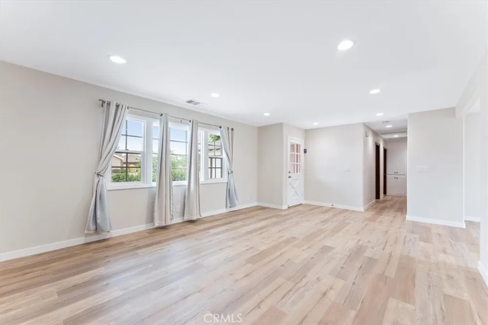 16121 Fantasia Huntington Beach, CA 92649