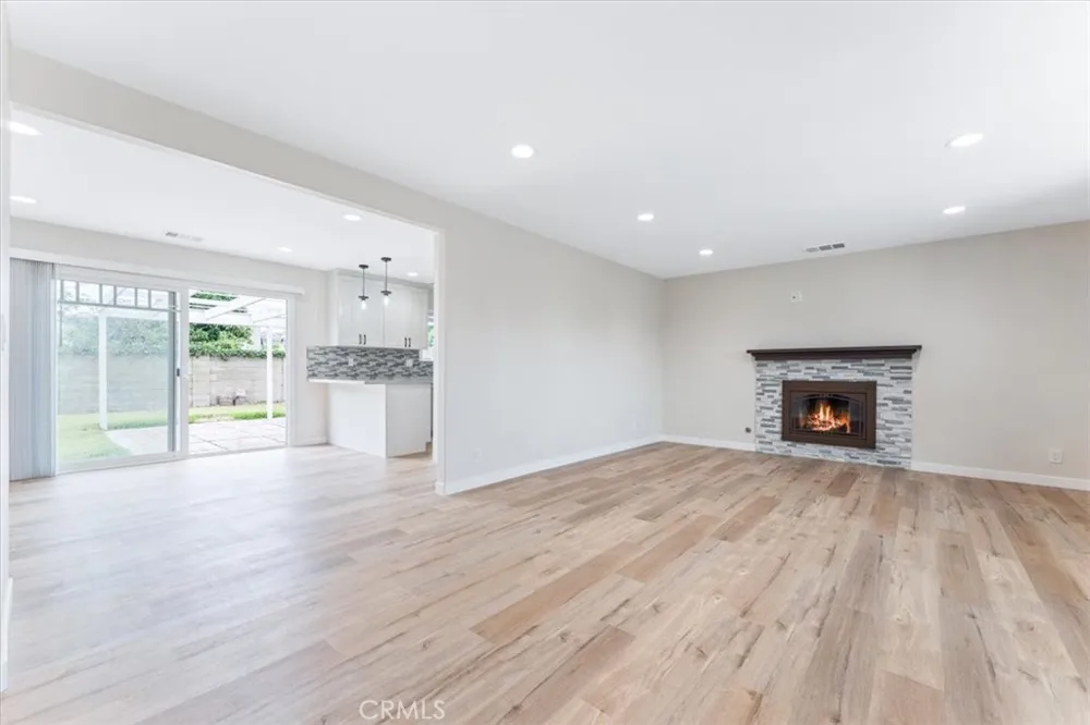 16121 Fantasia Huntington Beach, CA 92649