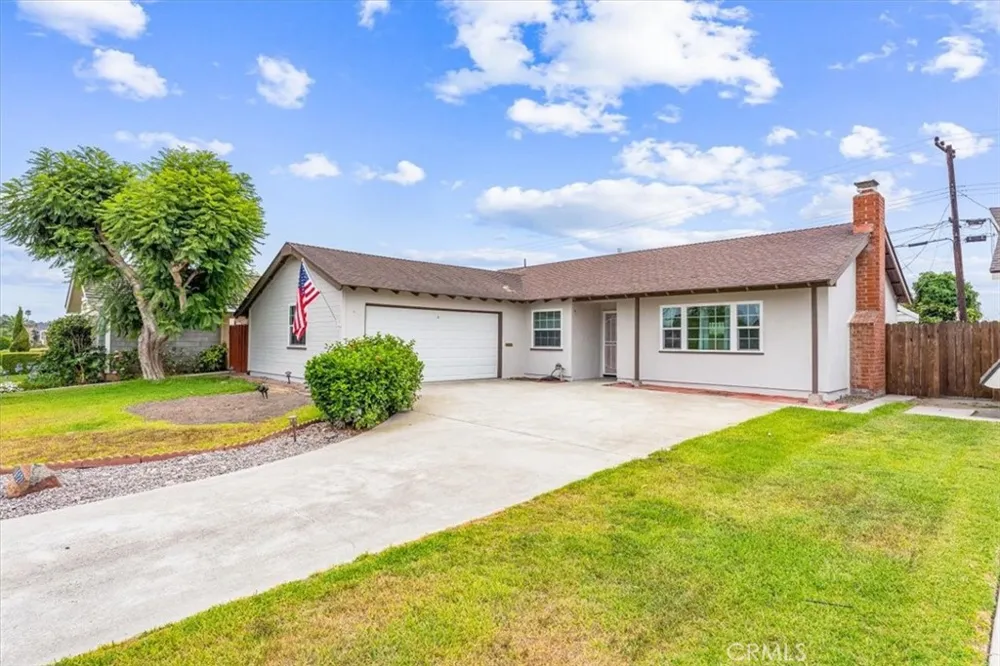 16121 Fantasia Huntington Beach, CA 92649