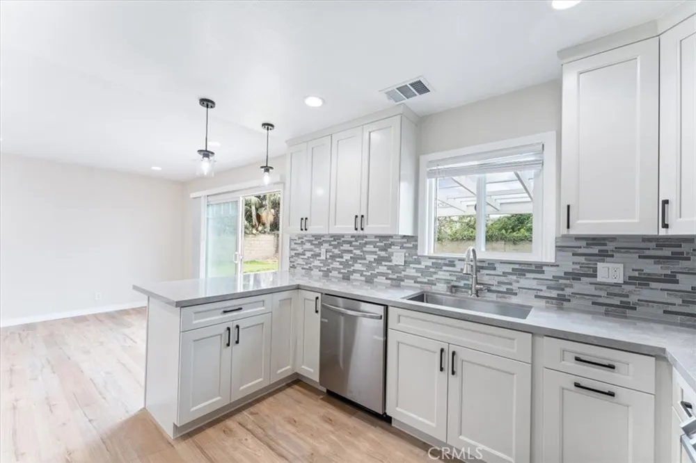 16121 Fantasia Huntington Beach, CA 92649