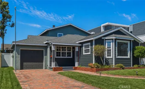 2611 Alvord Lane