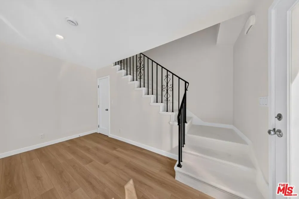 1615 S Adams Street Glendale, CA 91205