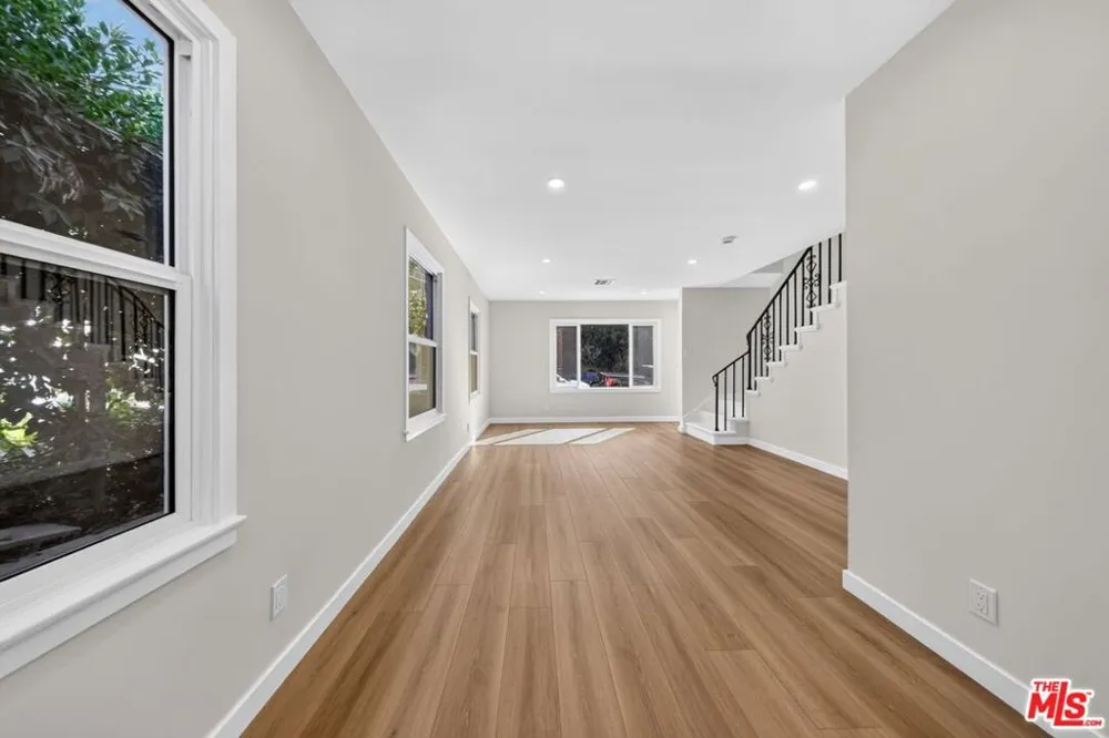 1615 S Adams Street Glendale, CA 91205