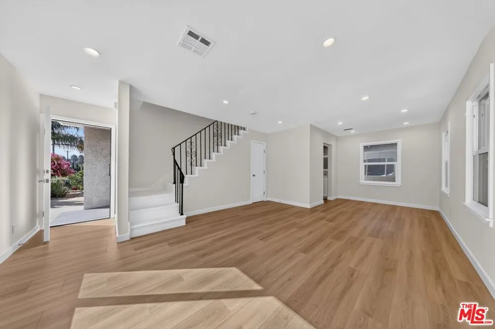 1615 S Adams Street Glendale, CA 91205