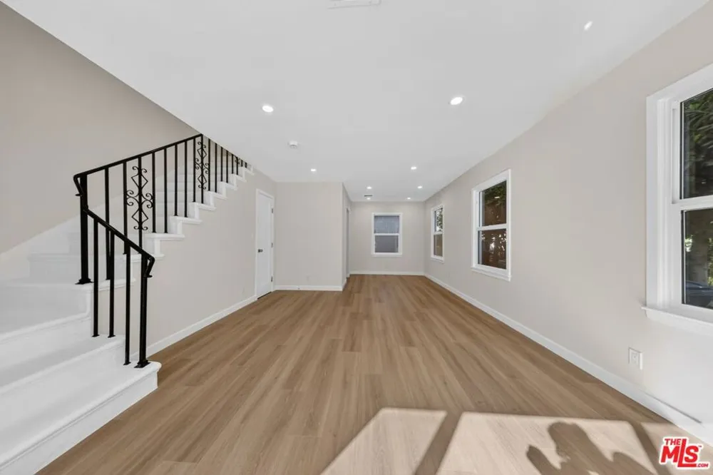 1615 S Adams Street Glendale, CA 91205