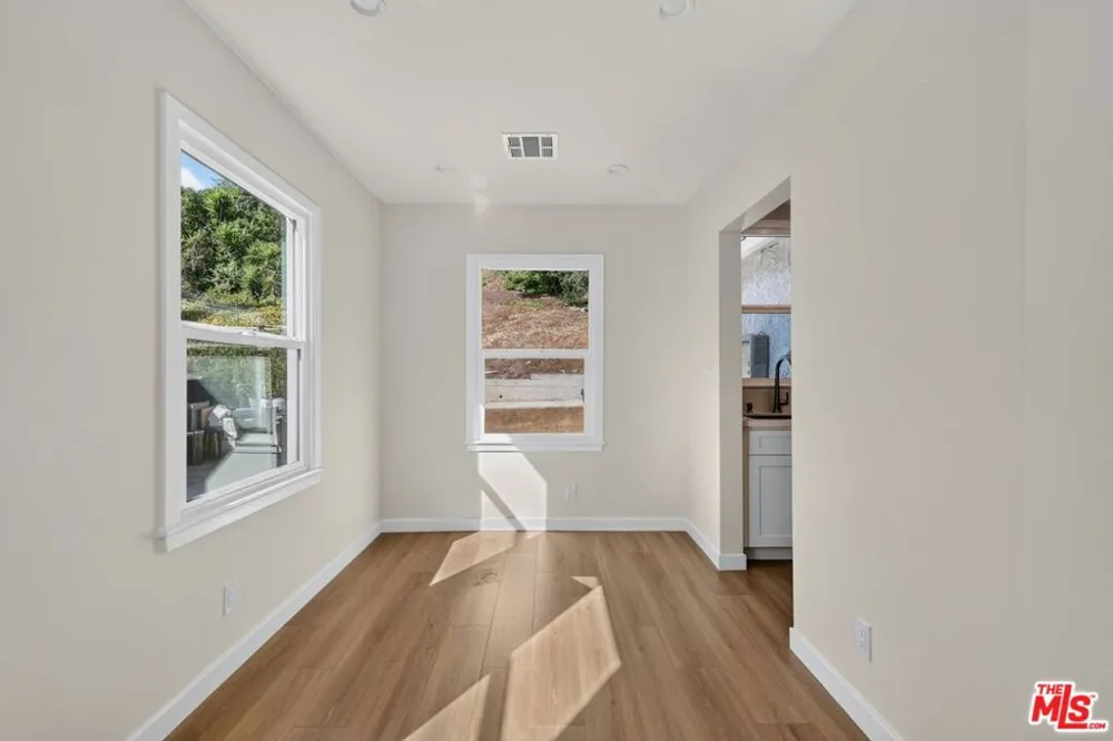 1615 S Adams Street Glendale, CA 91205