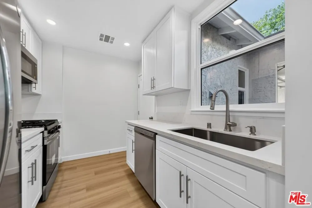 1615 S Adams Street Glendale, CA 91205