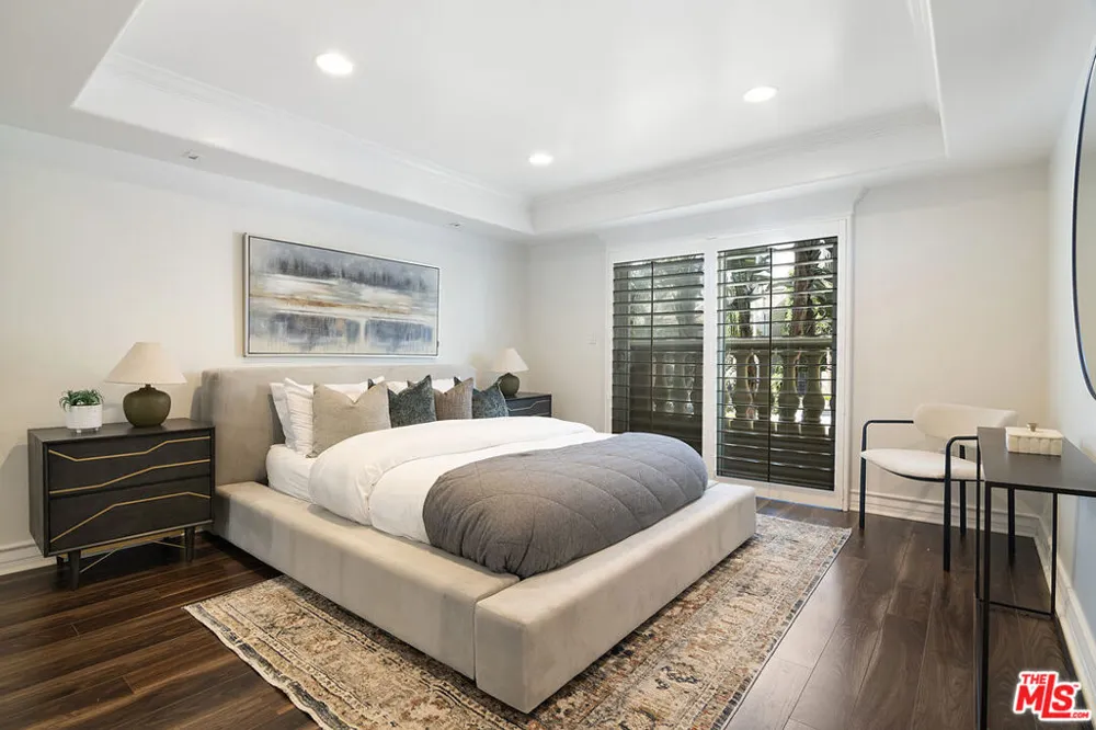 10390 La Grange Avenue #X02 Los Angeles, CA 90025