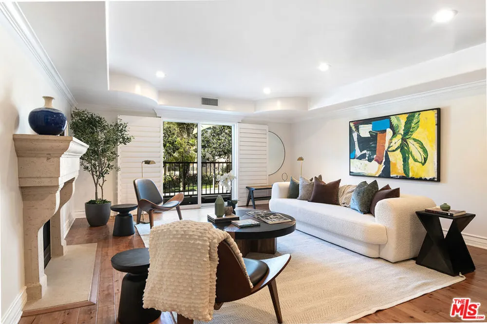 10390 La Grange Avenue #X02 Los Angeles, CA 90025