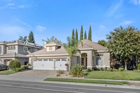 9520 Rancho Hills Drive