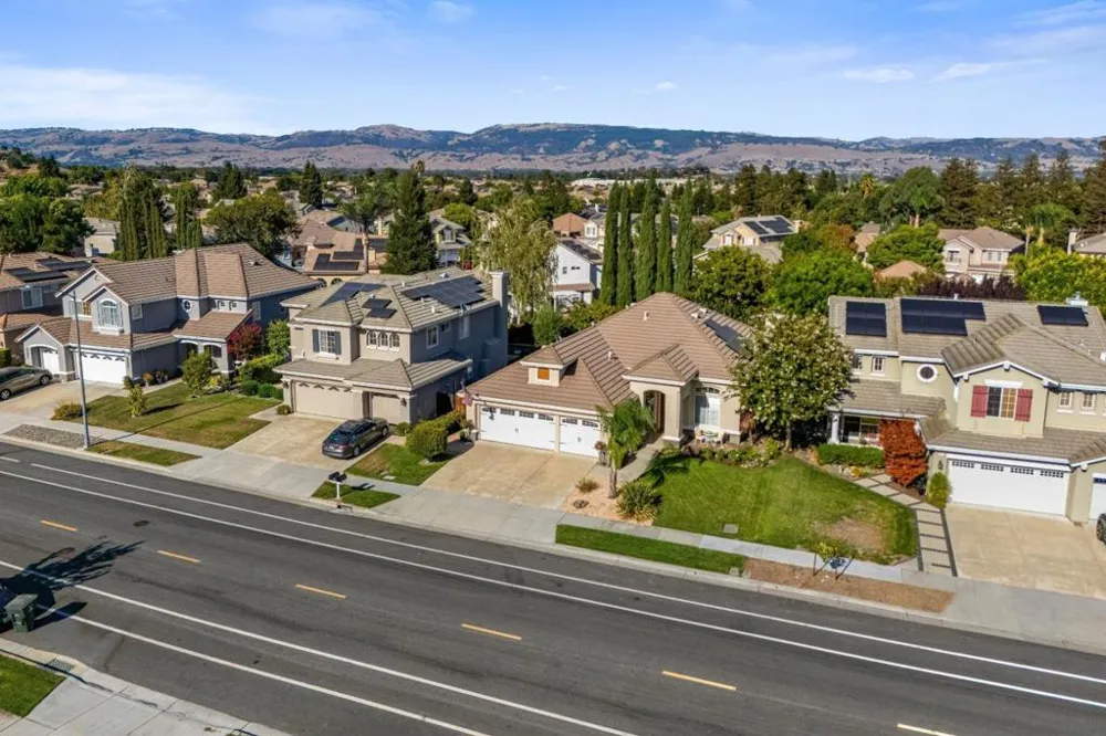 9520 Rancho Hills Drive Gilroy, CA 95020